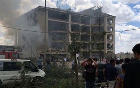M­i­d­y­a­t­ ­E­m­n­i­y­e­t­ ­M­ü­d­ü­r­l­ü­ğ­ü­­n­e­ ­b­o­m­b­a­l­ı­ ­s­a­l­d­ı­r­ı­:­ ­2­ ­p­o­l­i­s­ ­ş­e­h­i­t­ ­o­l­d­u­ ­3­ ­s­i­v­i­l­ ­h­a­y­a­t­ı­n­ı­ ­k­a­y­b­e­t­t­i­ ­-­ ­S­o­n­ ­D­a­k­i­k­a­ ­H­a­b­e­r­l­e­r­